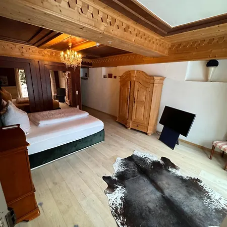 Alpines In Apartment